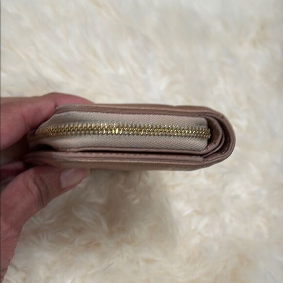 Louis Vuitton Lou Coussin Wallet Pink Lambskin Monogram Authentic Gold Hardware - Picture 9 of 16